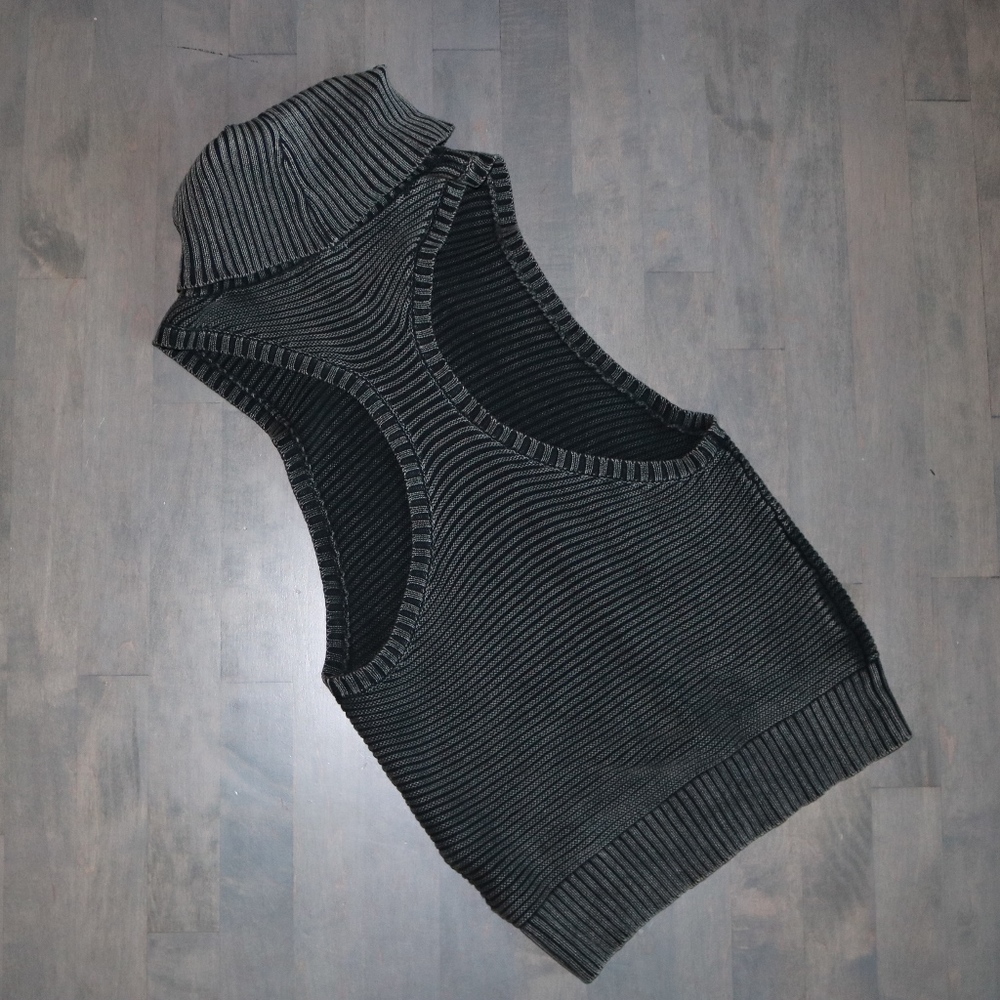 BOBBI ROCCO Turtle Neck Top - Picture 4 of 4